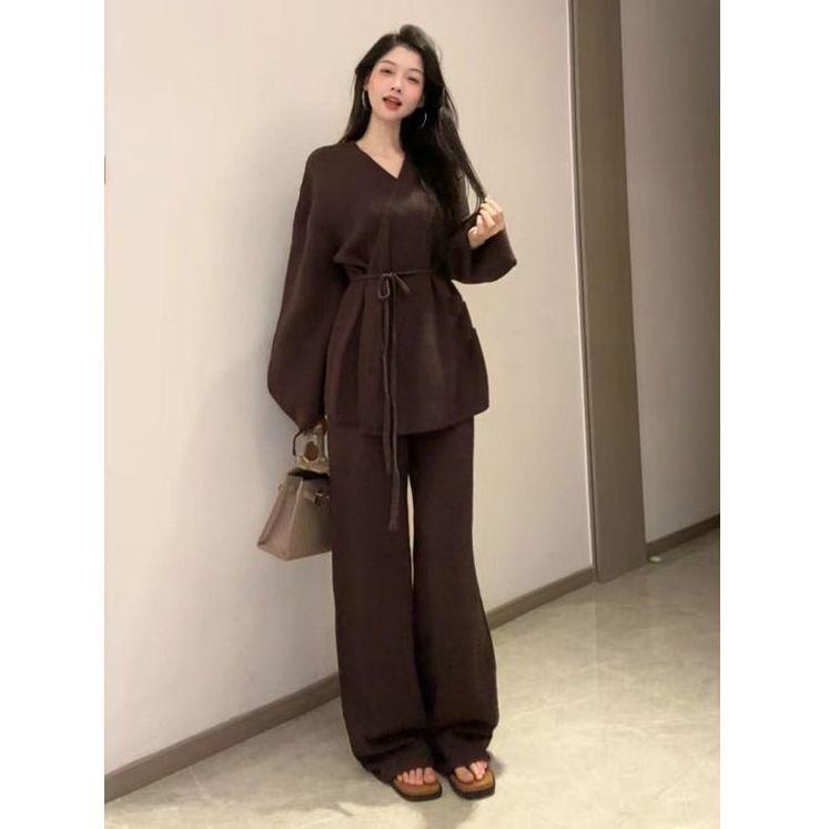 Petite High-End Knit Sweater & Wide-Leg Pants Set for Fall/Winter - Elegant Mature Style