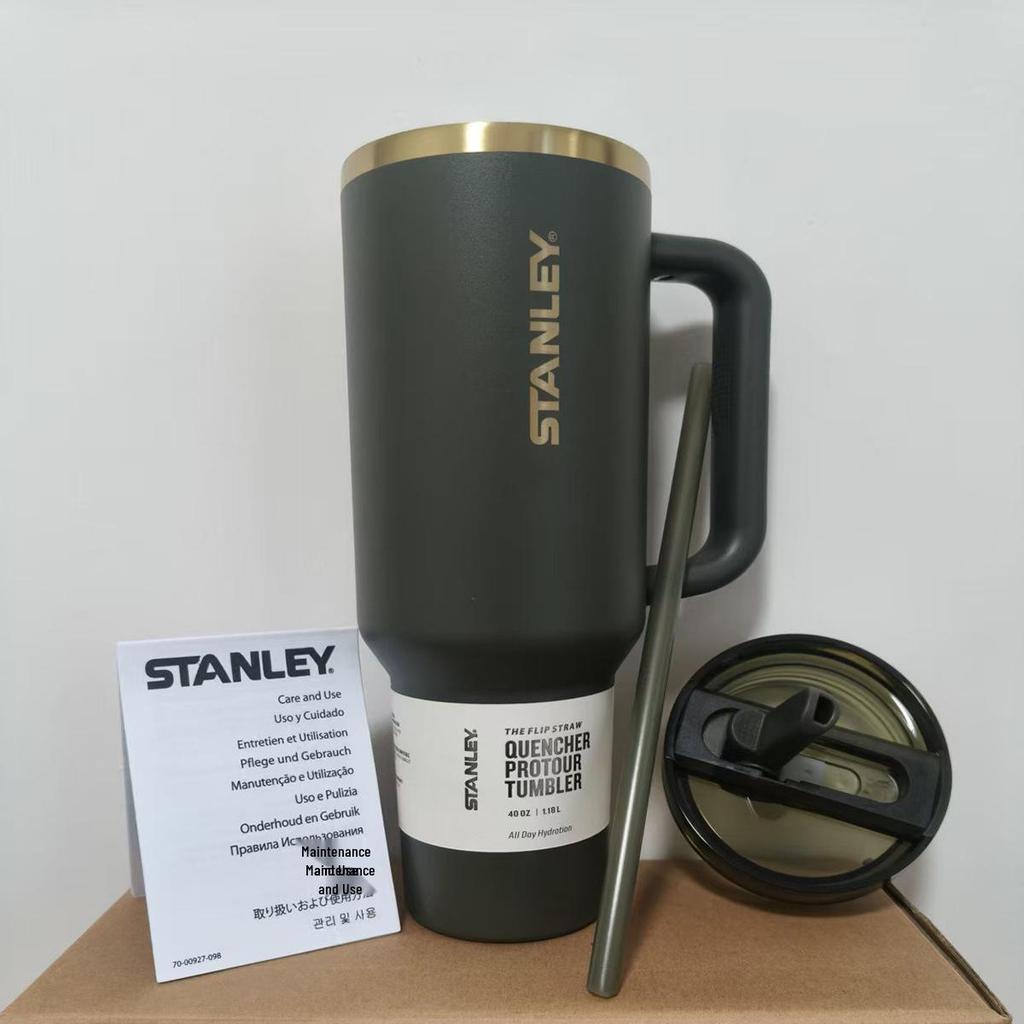 Stanley 3. Generation Ice King Vakuumisolierter Edelstahlbecher mit tragbarem Faltstrohhalm