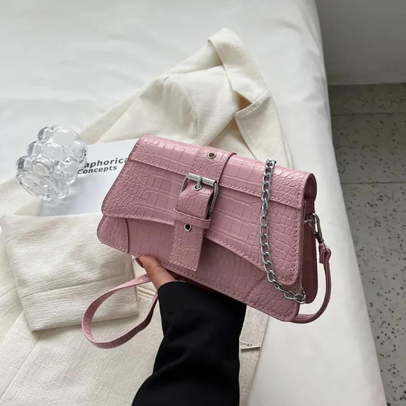 Retro chain crossbody shoulder bag for women  small square bag  armpit bag  simple design sense  all-match  autumn and winter  new fashion