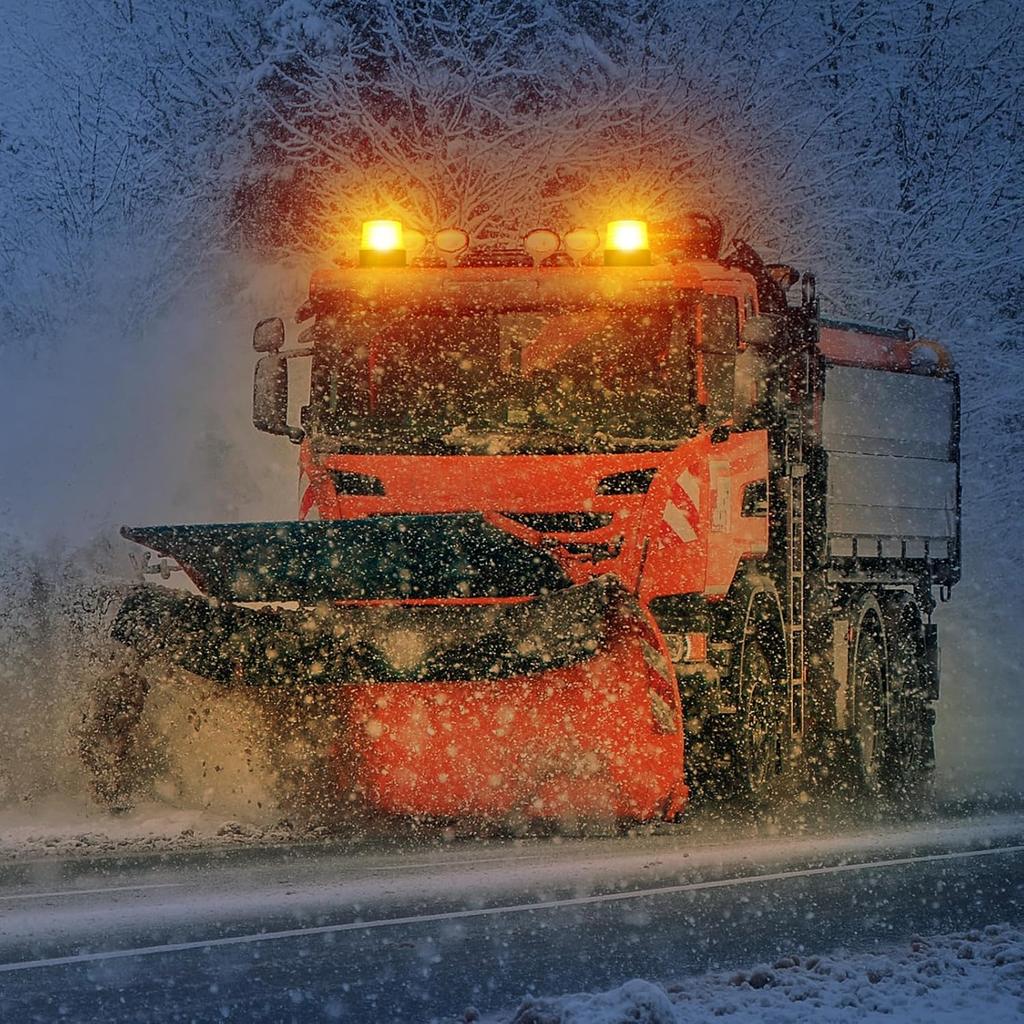 Magnetic Cordless Beacon Light, Amber Rechargeable Strobe Lights For Trucks, Portable Flashing Emergency Safety Warning Light For Postal Car