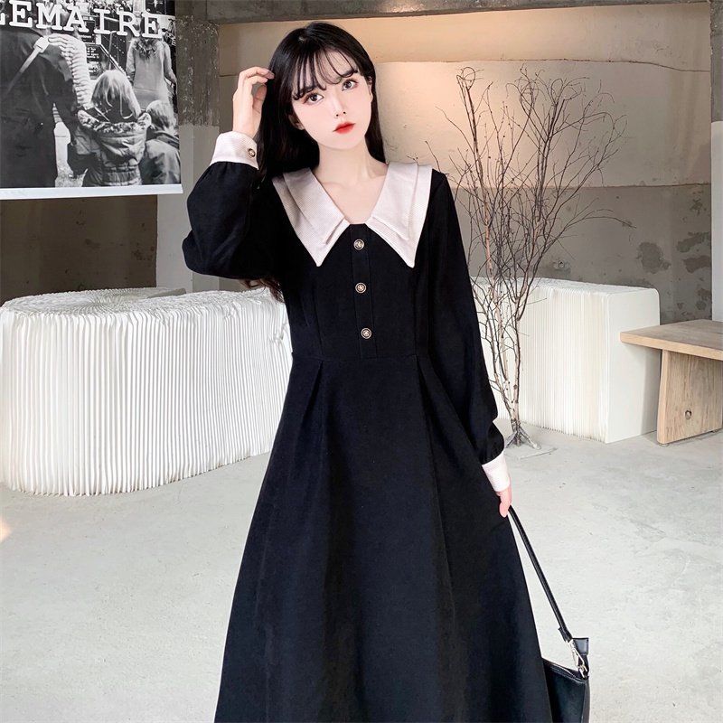 Oversized damekjole i retro hoffstil for høst og vinter med dobbel krage og midjebånd, temperament over knelengde skjørt