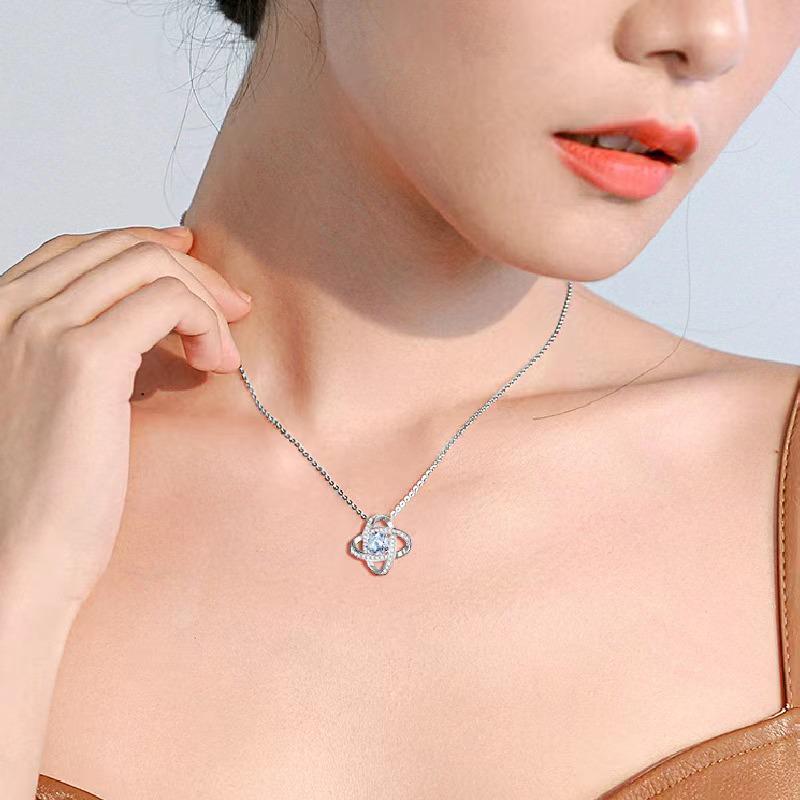 Four-Leaf Clover Diamond Pendant Zircon Necklace - Fashionable Short Clavicle Chain