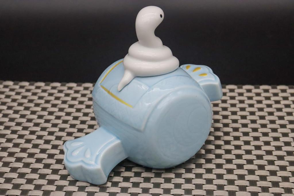 [Amazon.co.jp Exclusive] Yakushi Kiln 2025 Zodiac Year of the Snake Dyed Art, Good Luck Snake (Fukutsuchi) (Includes Good Luck Sticker)