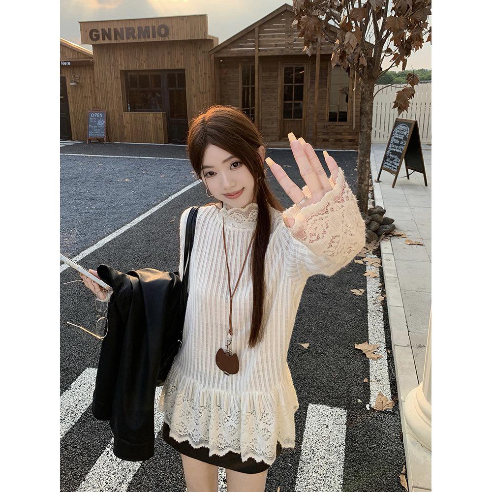Women's Retro Lace Trim Embroidered Long Sleeve Loose T-Shirt - Autumn 2025 Collection.