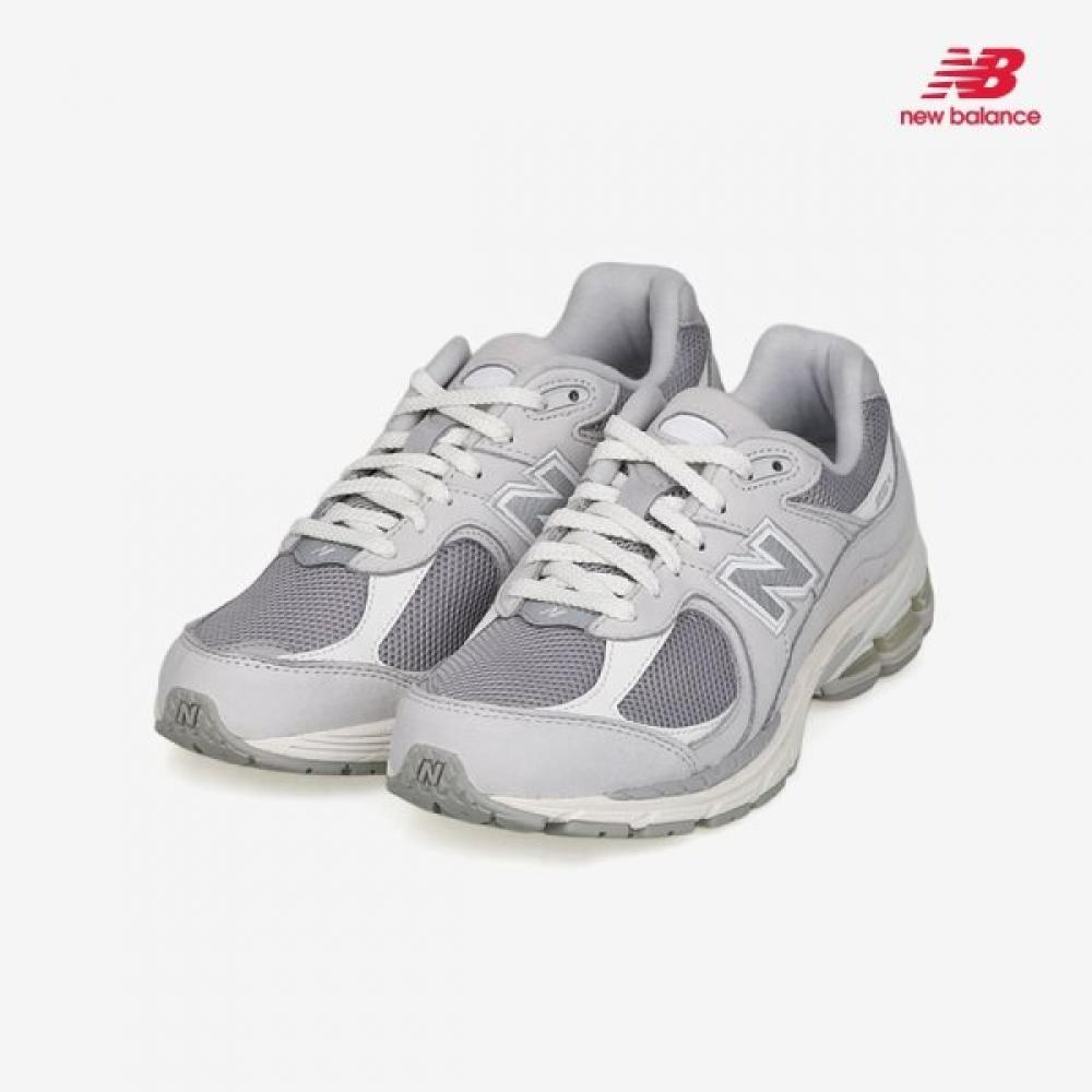 

New Balance Comfortable Leather Sneakers Grey U2002r 260
