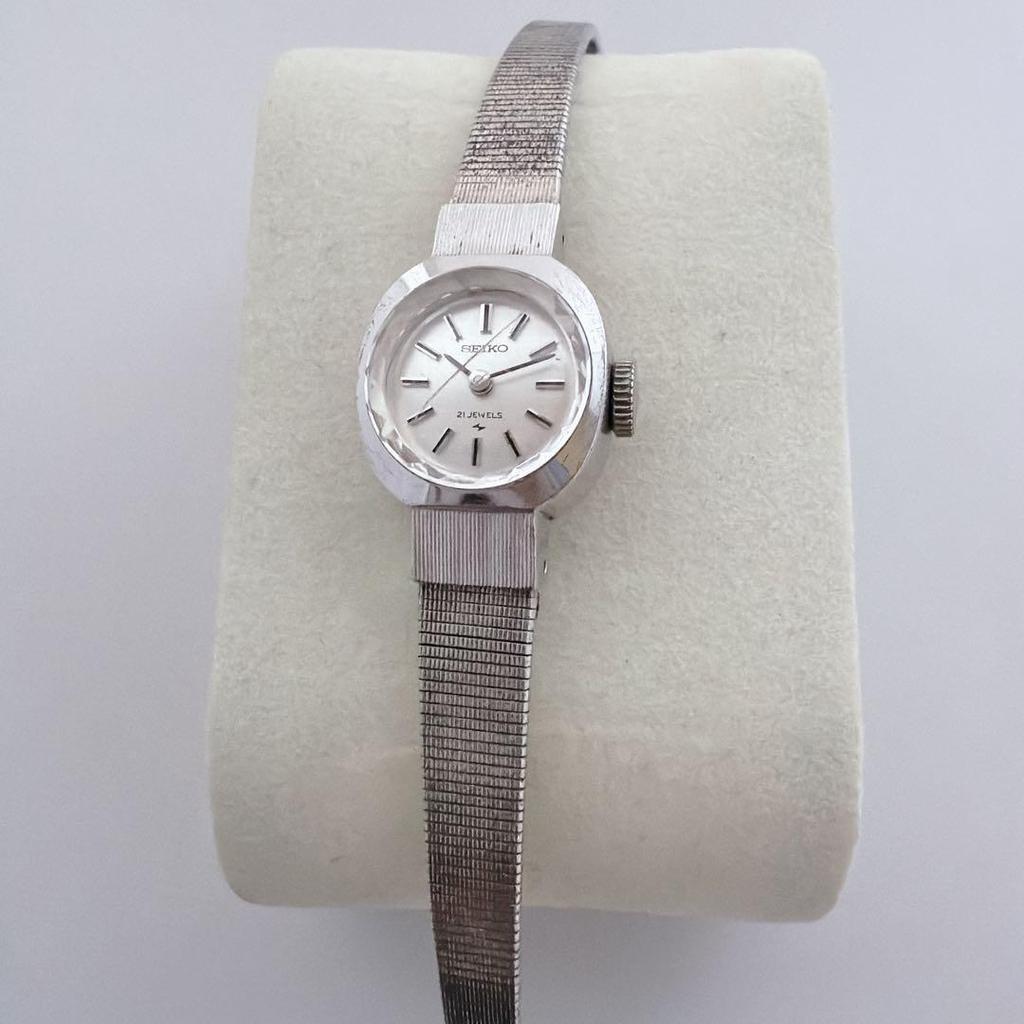 Used Working Item SEIKO Ladies Hand-winding Watch Silver, Made In 1972