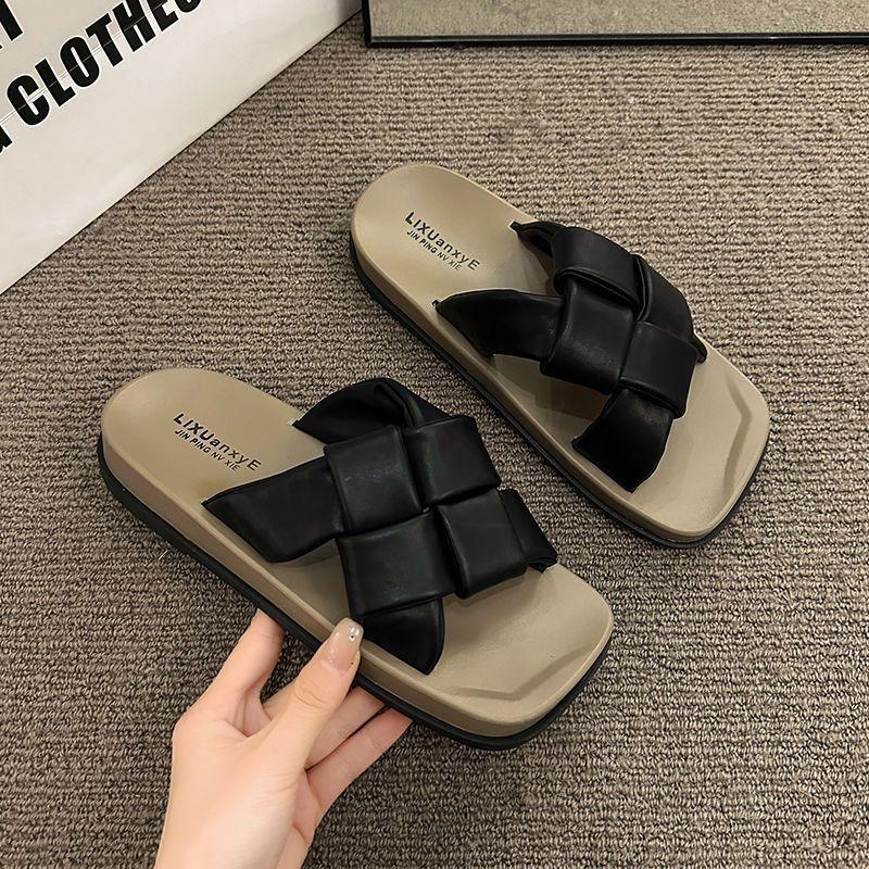 Fashion trend wear-resistant and comfortable one-word slippers new summer wear home versatile lightweight flat slippers