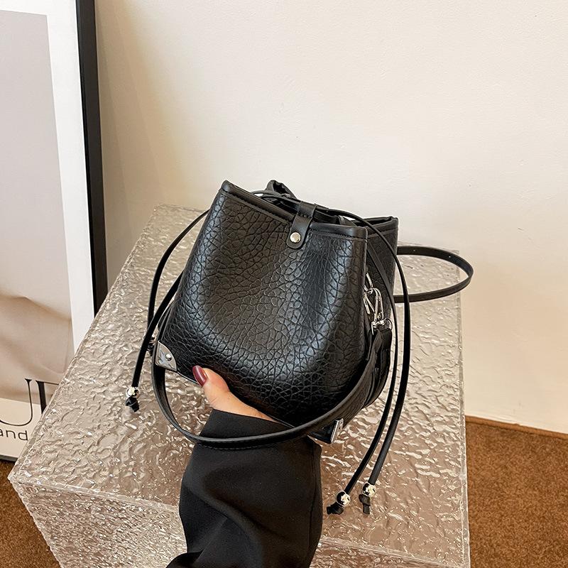 

Модный дизайн сумка-ведро с ручкой для женщин популярные высококачественные сумки через плечо из искусственной кожи со шнурком универсальная сумка через плечо Mini(Max Length<20cm)