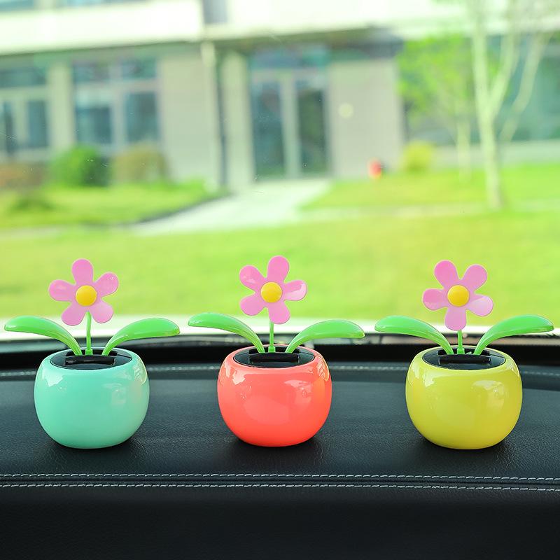 Solar-Powered Swinging Sunflower Car Dashboard Ornament