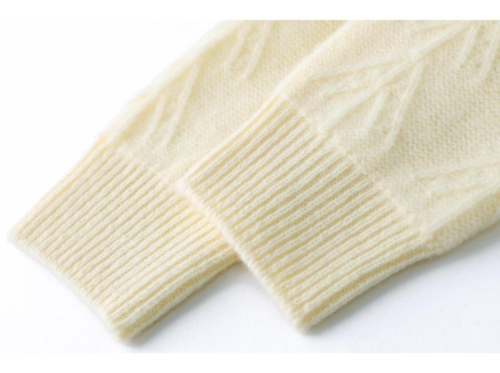 100% Pure Wool Women's Slimming Sweater with 3D Floral Design - New for Autumn/Winter 2026