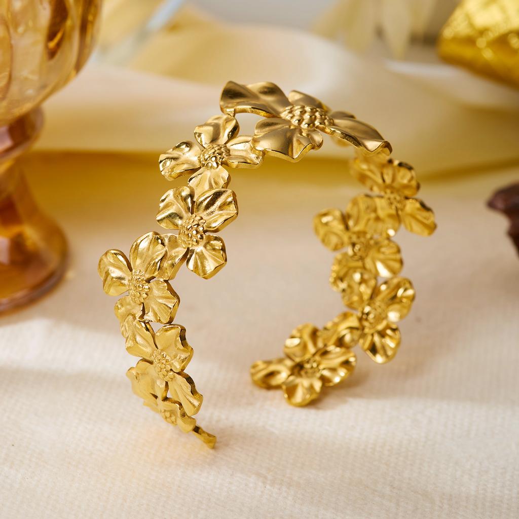 Romantic Bee Flower Stainless Steel Cuff Bracelets for Women Waterproof Floral Geometic Wide Bangle Vacation Party Jewelry Gift