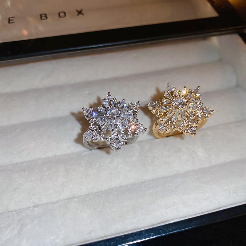 Fashion Luxury Crystal Snowflake Rings for Women Rotatable Anti Stress Anxiety Zircon Adjustable Ring Christmas Jewelry Gifts