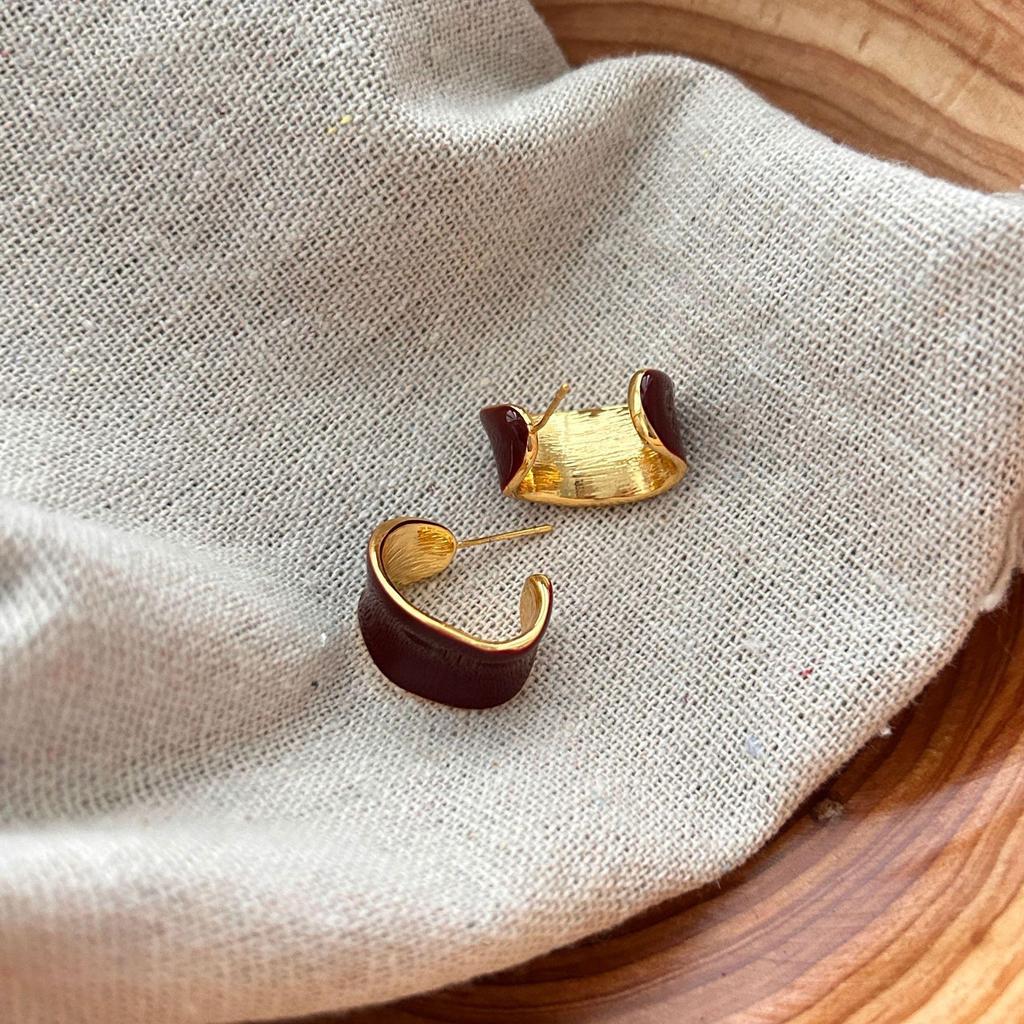 Semi-Round Drop Glaze Wide-Sided Metal Stud Earrings, Simple And Versatile Light Luxury, Unique Retro Maillard Temperament Earrings