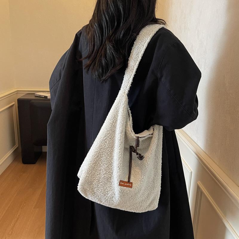 Lamb Plush Bag Women's 2025 Autumn and Winter New Fashion Casual Commuter Shoulder Bag Large Capacity Tote Bag