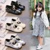 Kids Dance Shoes Round Toes Lace Bows Sweet Girls Princess Shoes Beading Shiny Crystal 2025 New Children Flats Performance Trend
