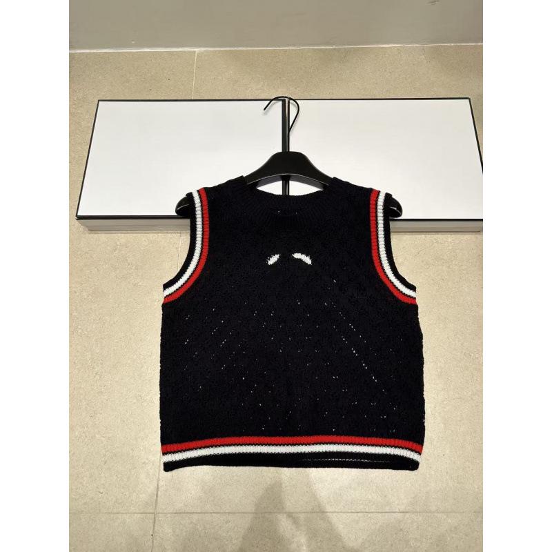 2026 Summer Slimming Knit Vest with Diamond Pattern