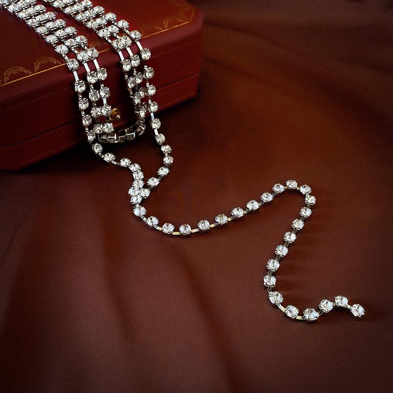 Luxuriöse mehrschichtige Diamant-Quasten-Halskette für Damen – Elegante europäische und amerikanische Stil-Schlüsselbein-Kette