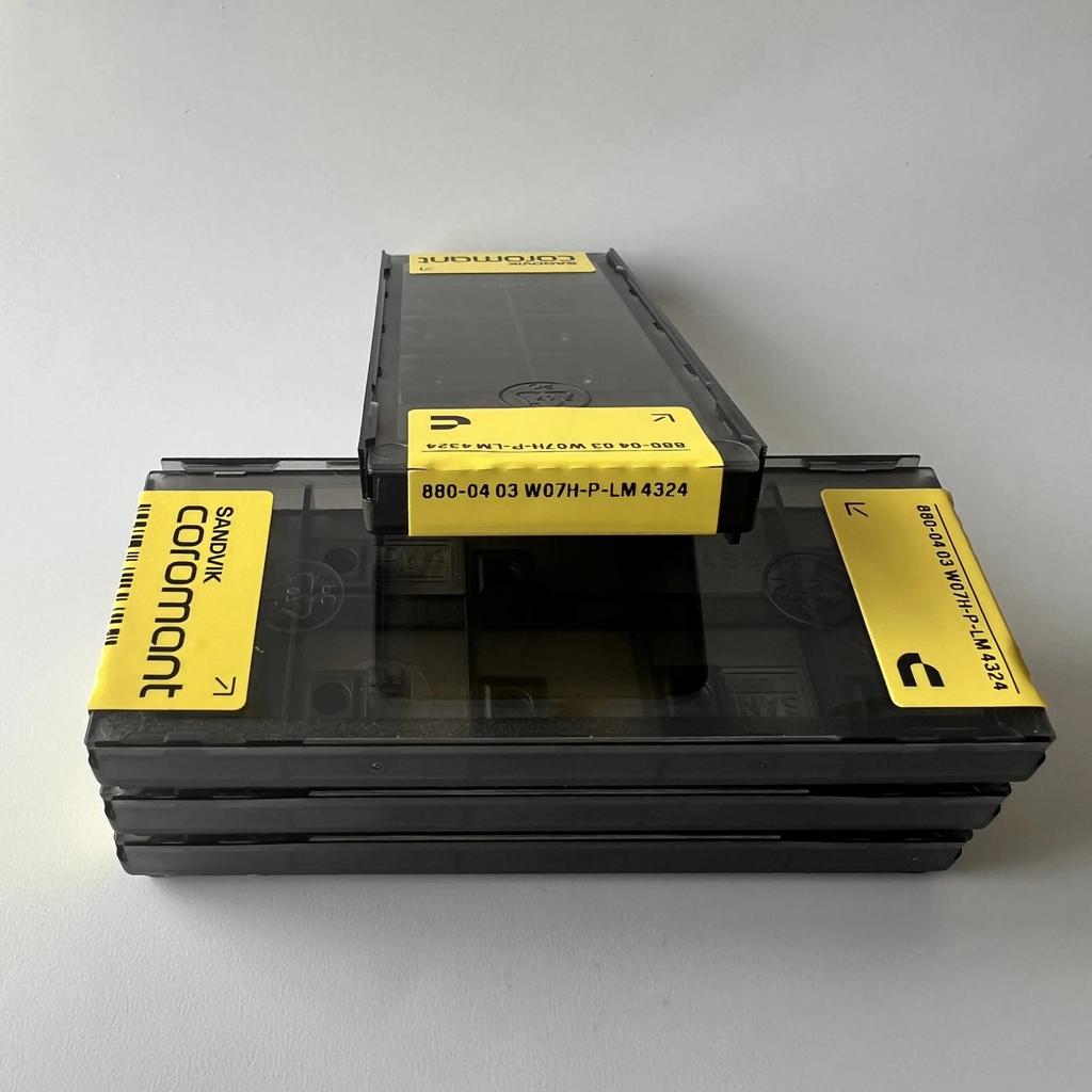 Sandvik / 880-0403W07H-P-LM 4324 /  Industrial Indexable Carbide Inserts 10 Pcs