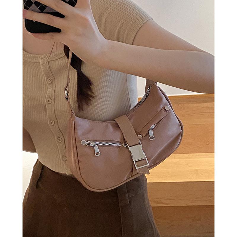 Французская нишевая нейлоновая подмышечная сумка Женская новейшая модная женская сумка Высококачественная текстура Одноплечевая сумка-мессенджер