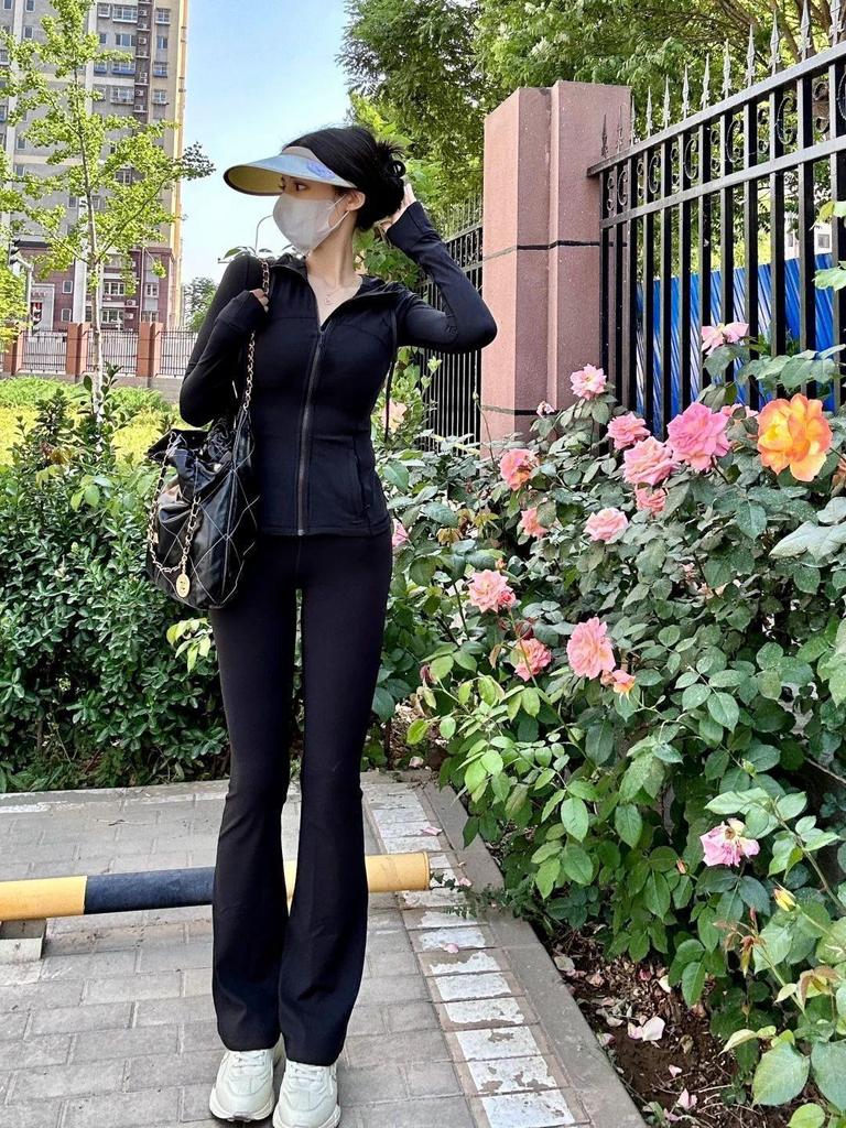 Lulu SLEEK CITY Damen Schnelltrocknender Yoga-Anzug mit Atmungsaktiver Jacke & Sport-Schlaghose