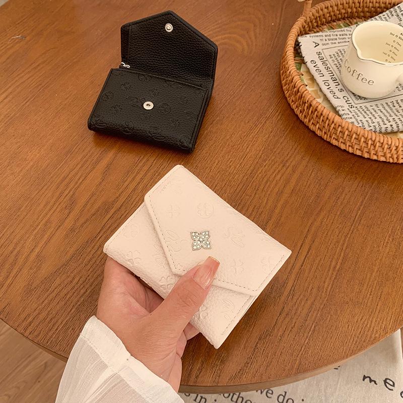 Nuovo portafoglio da donna 2025 portafoglio corto di alta gamma da donna borsa porta carte da studente da donna portafoglio da donna ins porta monete porta carte