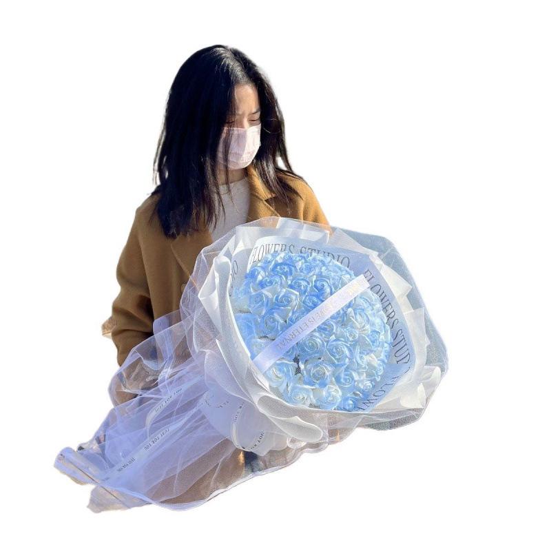 Buket lodoworóżana róża konserwowana kwiat mydlany - prezent walentynkowy dla partnera