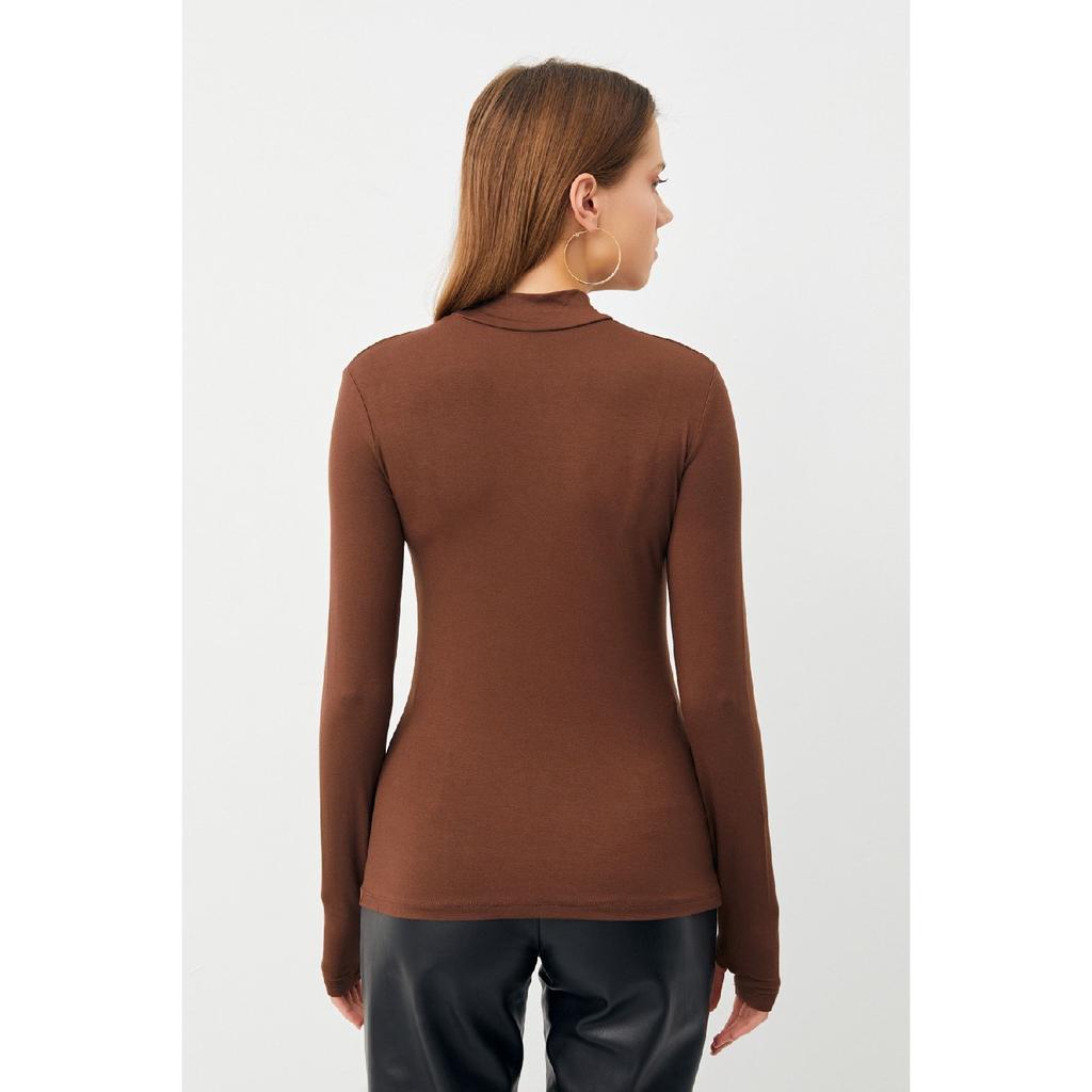 Schwarzer Damen-Body mit Fingerdetail