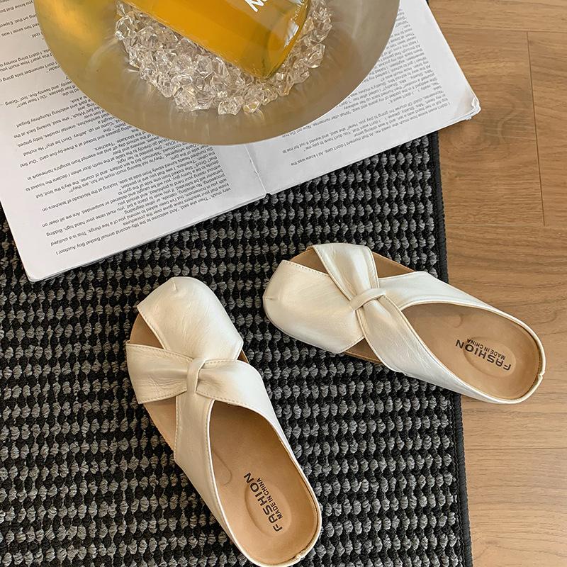 French bag head half slippers women's fashion 2025 new summer flat bottom soft sole temperament one foot cool slippers women's shoes