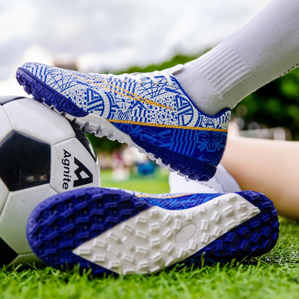 Football shoes men's low-top blue and white porcelain spikes youth professional training sneakers foreign trade explosion large size sports shoes
