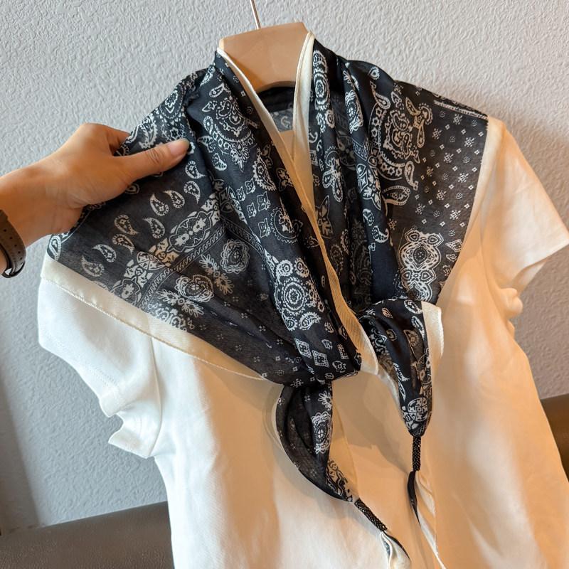 Japanese Retro Polka Dot Cotton and Linen Triangle Scarf Silk Scarf Women's Thin Neck Protection Scarf High-end Neck Scarf