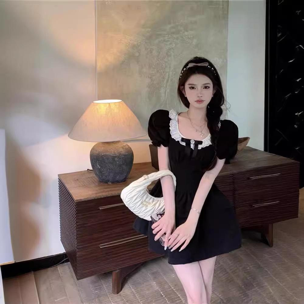 French high-end Hepburn style daughter feeling small black dress women's summer niche square neck bow bubble sleeve dress