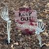 2 Pack Skeleton Stakes Halloween Decorations Skull Arms Hands Stake for Outdoor Yard Lawn Garden Graveyard Party Decor