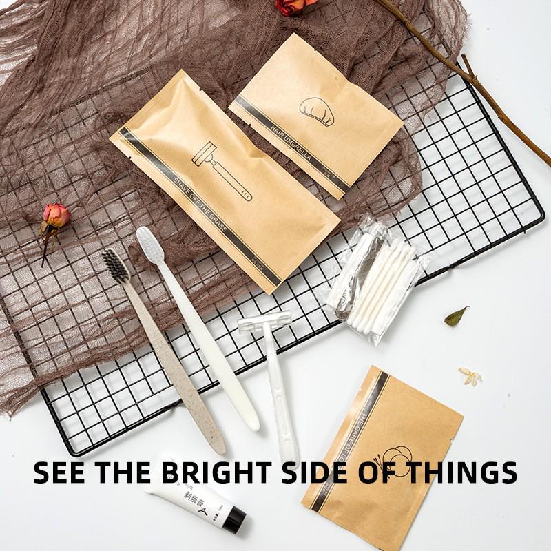 Pungă de Hârtie Kraft B&B Set de Articole de Toaletă Hoteliere de Unică Folosință: Periuță de dinți, Pastă de dinți, Gel de duș.