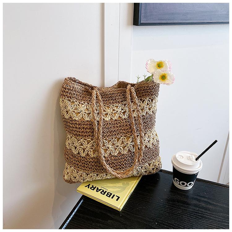

Korean version hollow shoulder straw bag new summer versatile large-capacity woven bag seaside vacation beach bag хакі