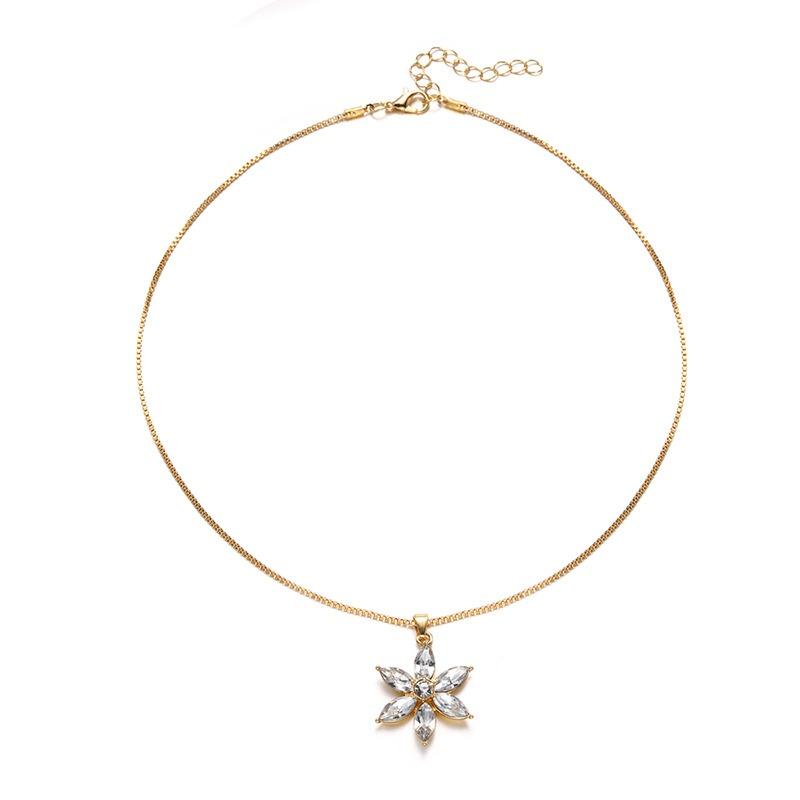 Flower Necklace New Alloy Jewelry Pendant Versatile Simple Niche High-end Jewelry Accessories Women