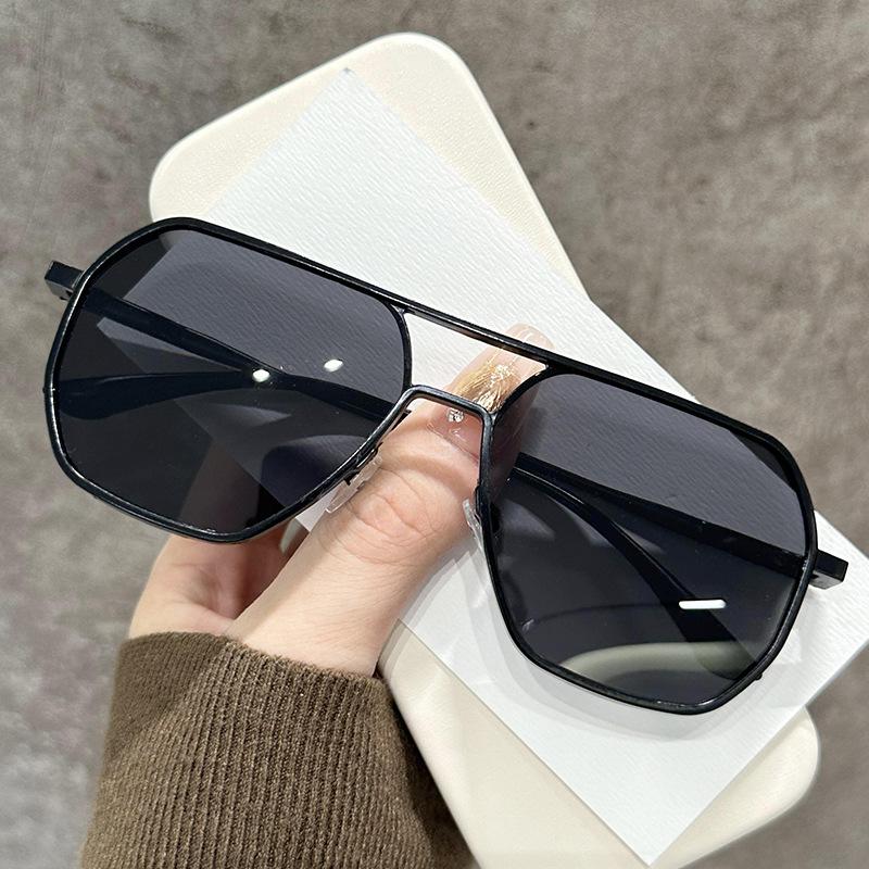 

Vintage Polarized Sunglasses Men Fashion Black Shades Eyewear Retro Trendy Brand Design Sun Glasses For Driving Fishing