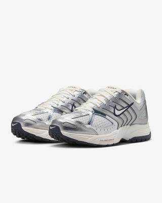 HJ7310-025 Air Pegasus 2K5 Metallic Silver und Photon Dust (Damen)