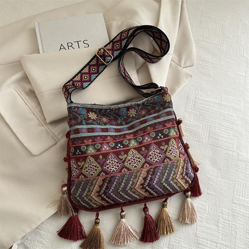 

Fashion tassel shoulder bag popular new tote bag messenger bag women s bag trend in travel червоний