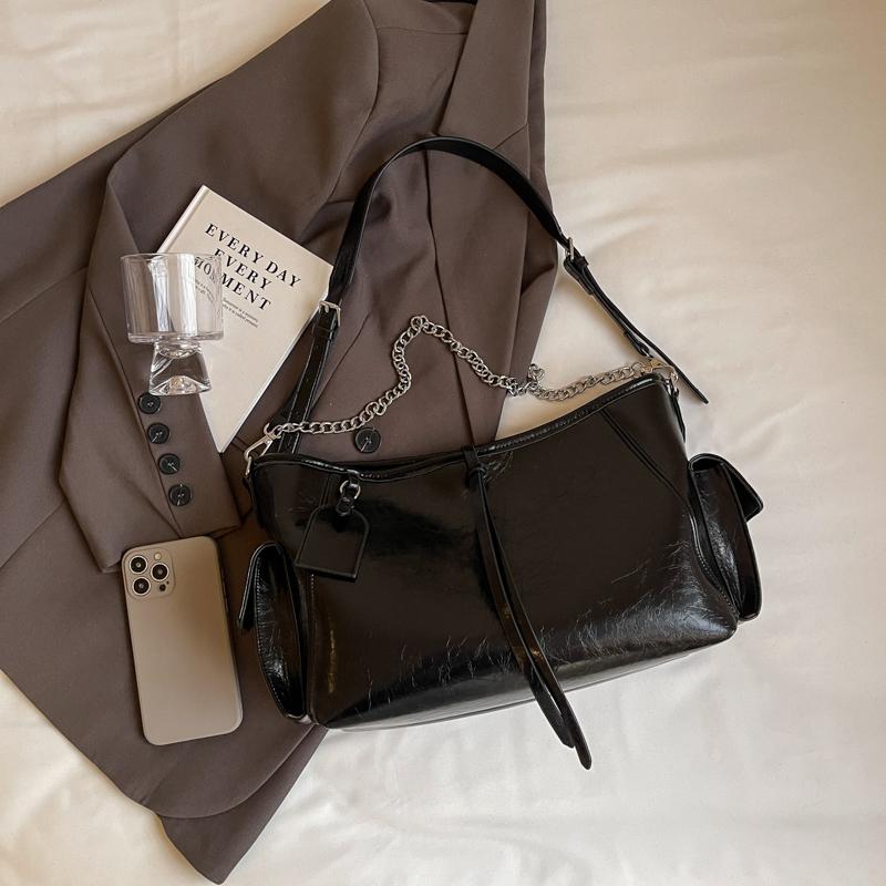 New High Quality, Large Capacity Women's Bag, Unique Black Commuter Dumpling Bag Chain Strap Crossbody Shoulder Bag