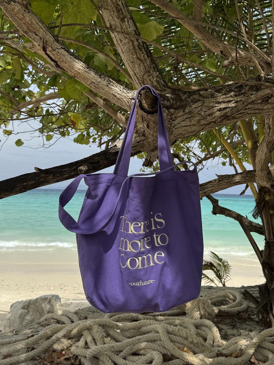 

Original Silk Flower Canvas Bag - Four Colors, Large Capacity, Versatile Crossbody & Shoulder Bag for Commuting