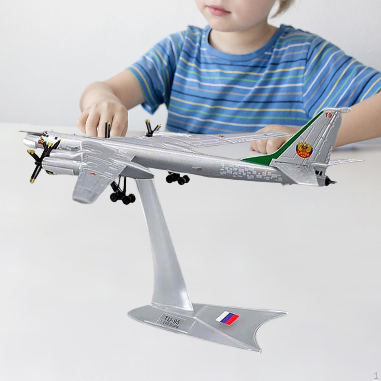 

1/200 Туполев Ту-95 Стратегический бомбардировщик Модель самолета Многофункциональный настольный Russia