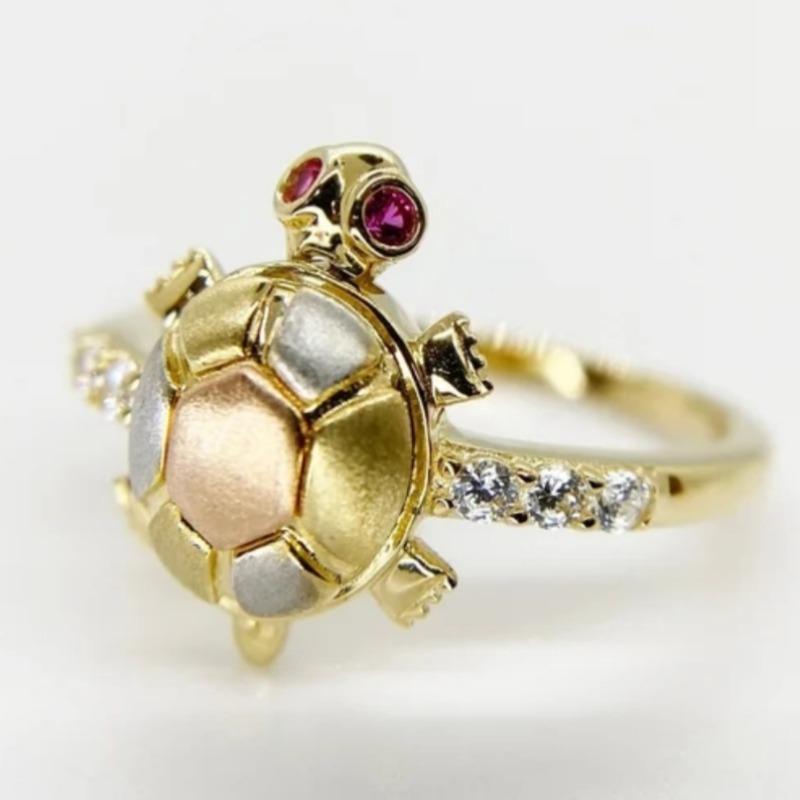 Dazzling Inlaid Purple White CZ Tortoise Women's Ring Trendy Gold Color Hand Carving Daily Wear Party Jewelry Anniversary Gift