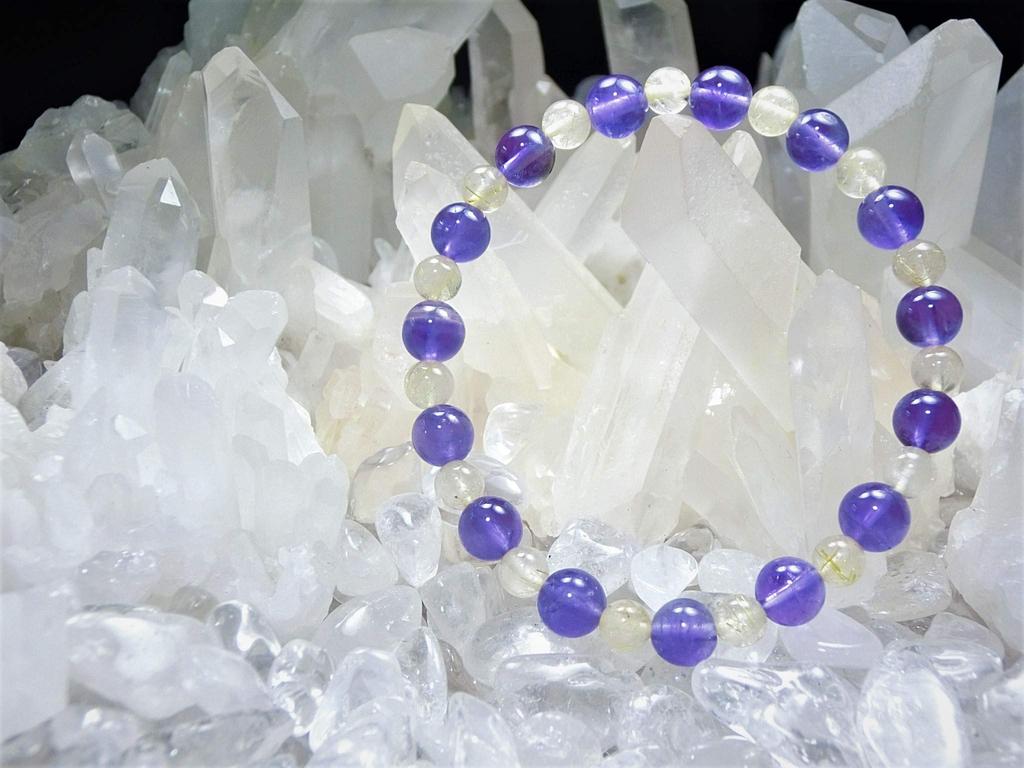Leaf Stone Good Luck Fortune and noble purple glow on your Amethyst and Gold Rutilated Quartz Bracelet for Power Natural 8mm and 6mm Crushed Size 16cm