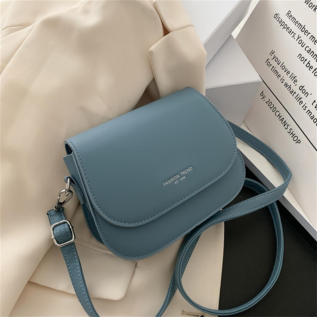 Chic Synthetic Leather Evening Crossbody Bag Stylish Shoulder Flap for Womens Night Out with Secure Closure and Versatile Wearability