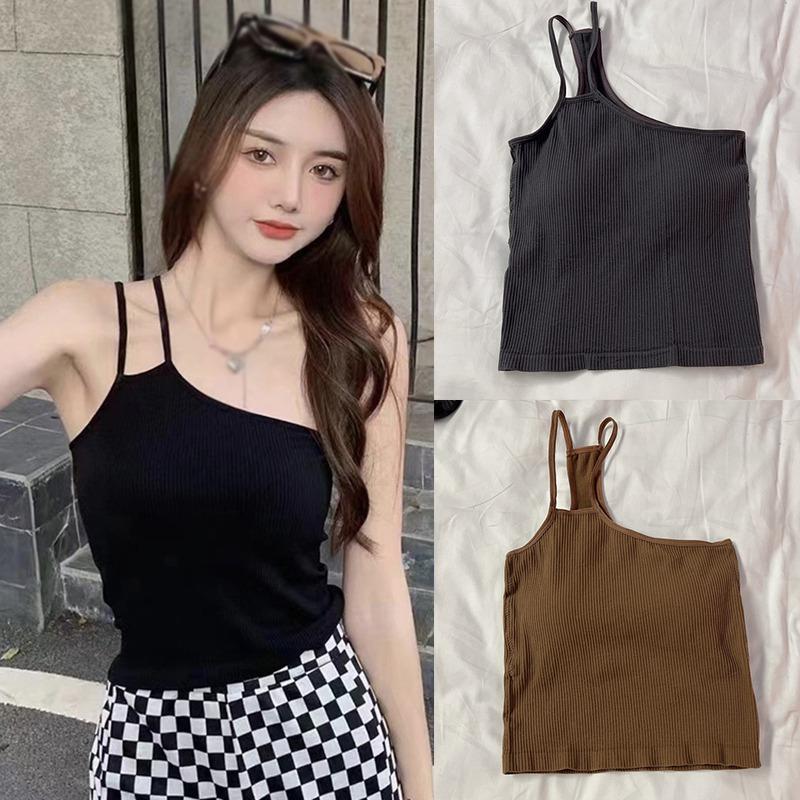 

Женский укороченный топ на одно плечо с накладкой на грудь, летняя кофточка