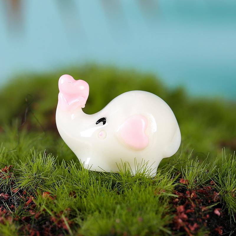Resin 3D Cute Elephant Micro-Landscape Handmade Keychain Pendant, Chinese Style Ornament. белый
