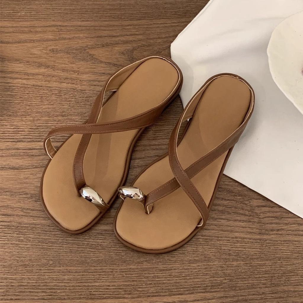 Set of Toe Slippers for Women To Wear Summer New French Fairy Style Sandals with Skirts for Vacation Beach Flat Bottom Beautiful Sandals