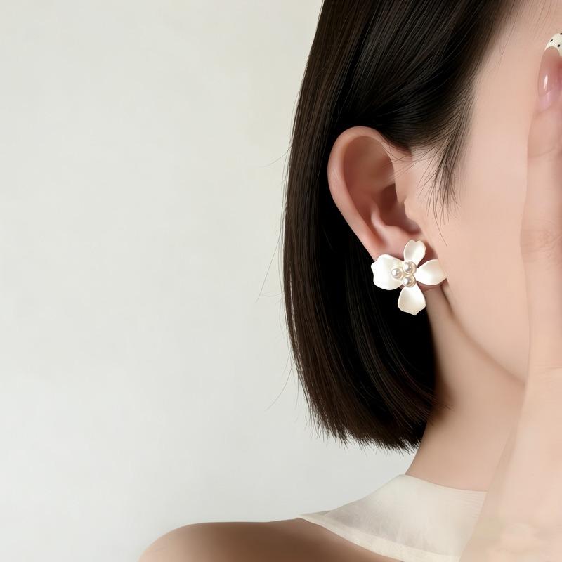 Summer Gardenia Flower Pearl Stud Earrings Popular Sweet Earrings High Sense Light Luxury Niche Temperament Versatile Earrings