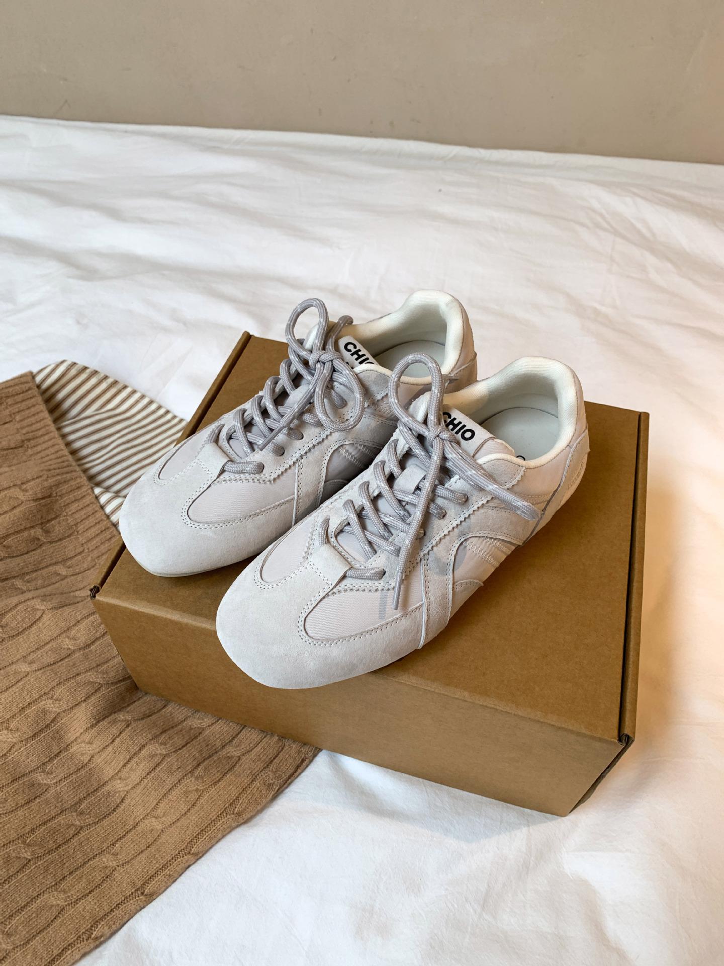 

Версия из мягкой кожи~ женская повседневная обувь 2025 новая весна и осень популярная универсальная повседневная супер-огненная обувь спортивная обувь Форрест Гамп 40 серый