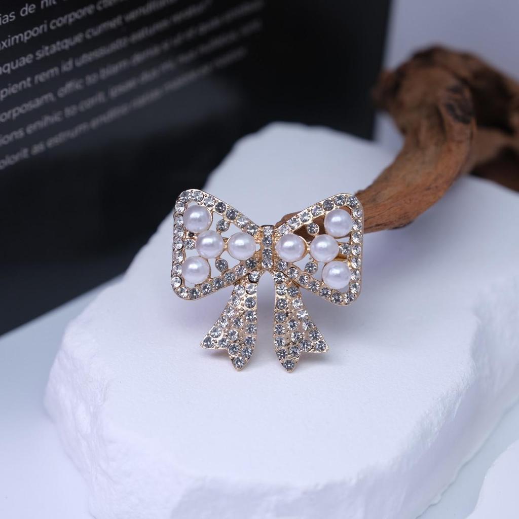 Elegant Bow Brooch: Anti-Exposure Versatile Accessory for Women's Fashion